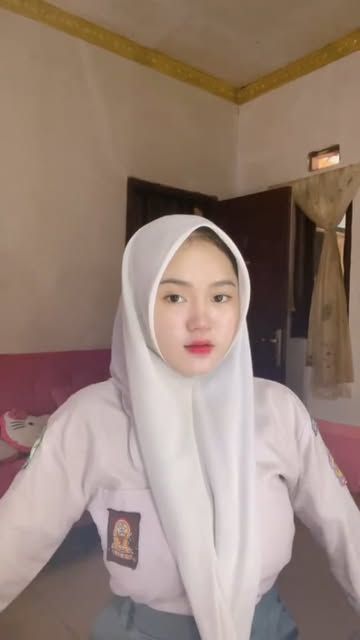 Video Viral Indonesia Hijab Video ABG SMA Indo Aqilla Kacamata Pink Atas Bawah Imut Tutorial Wiwik Top 10 Trending Global Indonesia 2025